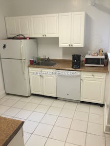 Brighton Beautiful 2 Bed 1 Bath Apartment Available on Selkirk Road in Brighton Boston - $2,700