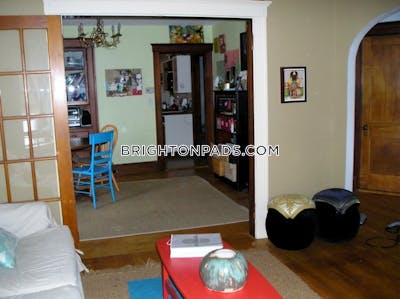 Brighton AWESOME 4 Bed 2 Bath Available 9/1 on Brooks Street! Boston - $4,200