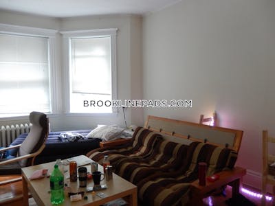 Brookline 3 Beds 2 Baths  Boston University - $5,400 No Fee