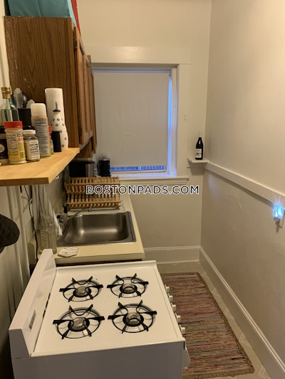 Somerville Spacious 1 Bed 1 Bath Apartment Available on Summer Street in Somerville!!   Spring Hill - $2,150