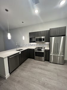 Revere Outstanding 1 Bed 1 Bath - $3,075