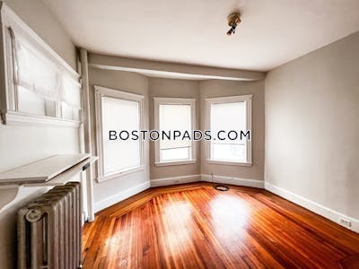 Brookline 2 Bed 1 Bath BROOKLINE- BOSTON UNIVERSITY $2,700  Boston University - $2,700