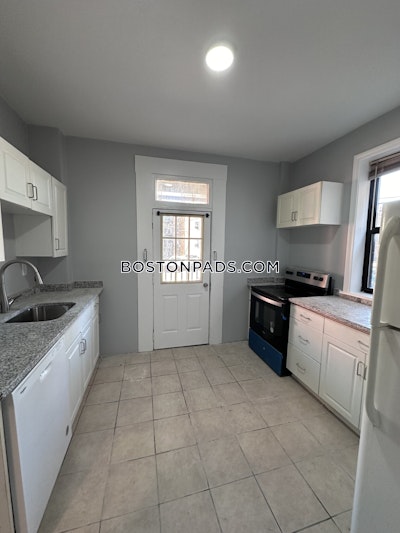 Allston Very spacious 4 Bed 1.5 bath apartment available on Royce Road in Allston!!  Boston - $4,000