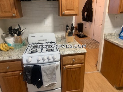 Beacon Hill Best Deal Alert! Spacious 2 Bed 1 Bath apartment in Temple St Boston - $3,250