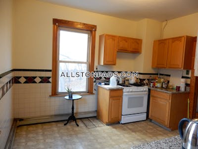 Allston Apartment for rent 3 Bedrooms 1.5 Baths Boston - $3,100