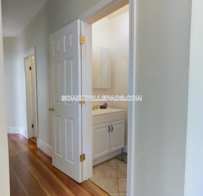 Somerville AWESOME 4 Bed 1.5 Bath Available 9/1 on Central Street!  Winter Hill - $3,750