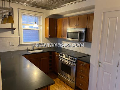 Chelsea Beautiful 2 and a Half Bedrooms Apartment - $3,400